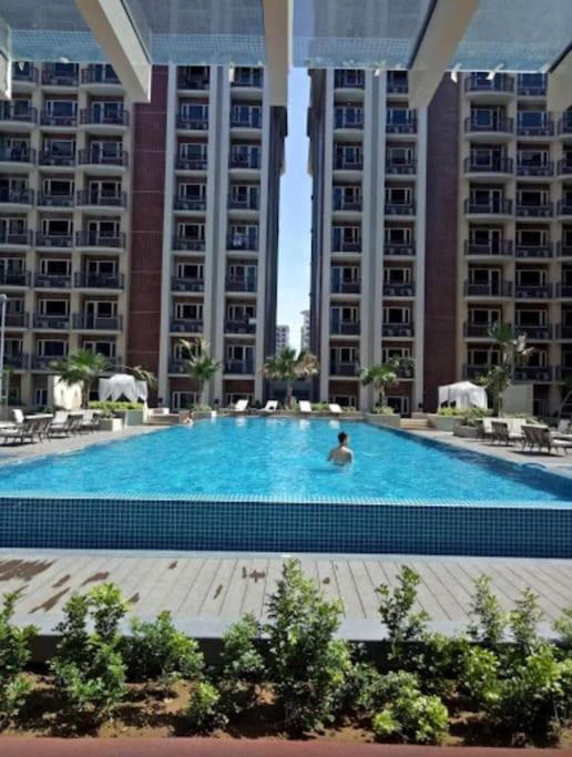 Monarch Parksuites - Balmoral Place Paranaque City ภายนอก รูปภาพ