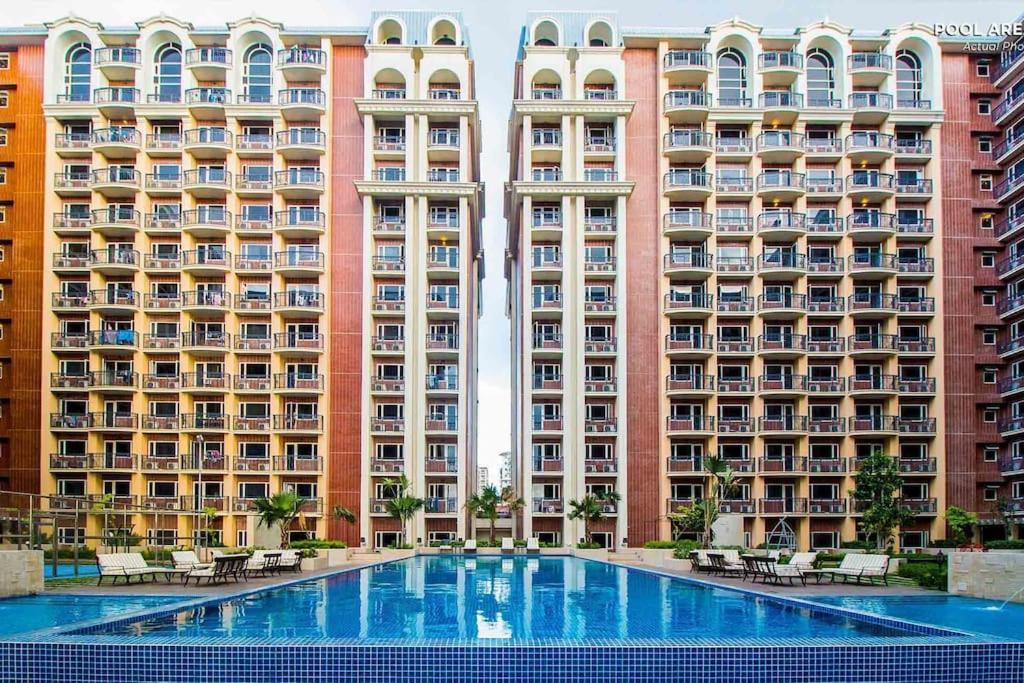 Monarch Parksuites - Balmoral Place Paranaque City ภายนอก รูปภาพ