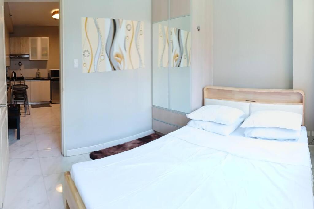 Monarch Parksuites - Balmoral Place Paranaque City ภายนอก รูปภาพ